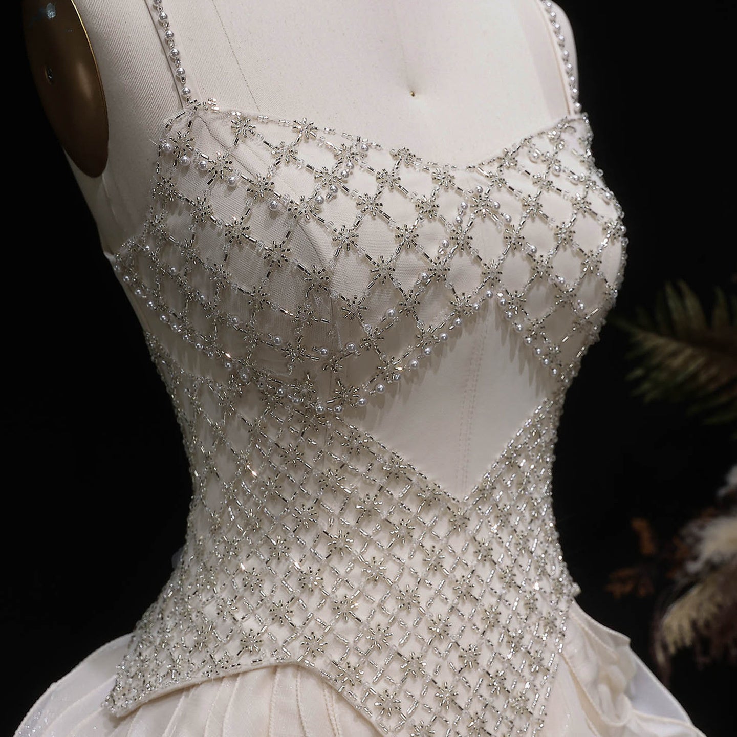 SS257 Ivory Cascade