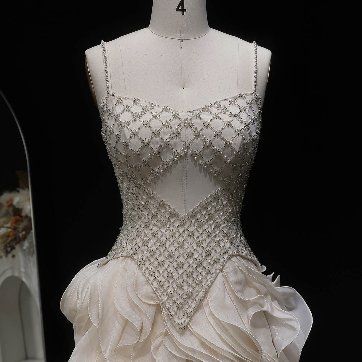 SS257 Ivory Cascade