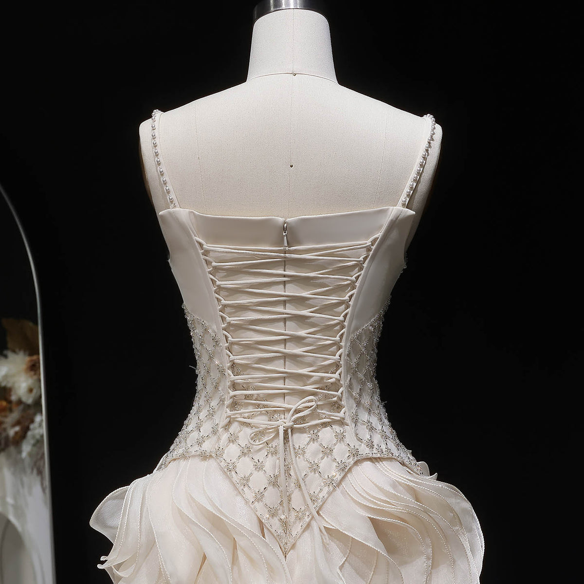 SS257 Ivory Cascade